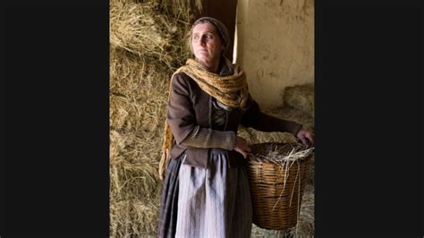  The Apron Weaver! A Tale From the German Dark Ages Exploring Societal Norms and Feminine Power